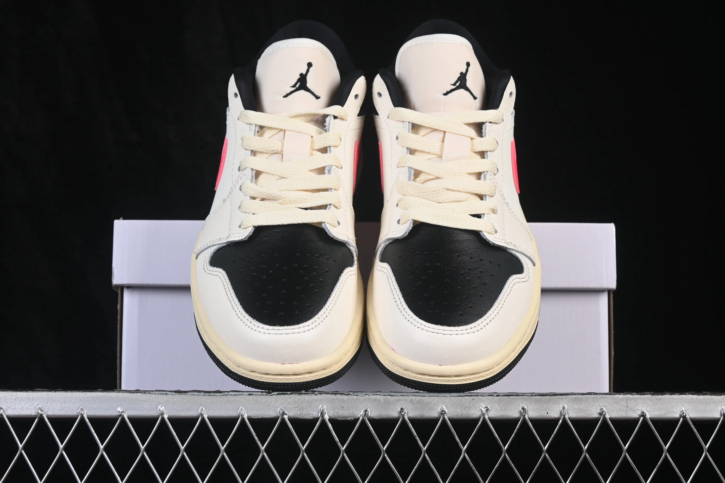 All categories Air Jordan Jordan series basketball shoes Air Jordan 1 Low G version pure original Air Jordan 1 Low AJ1 Joe 1 meter white black red low-top cultural casual sneakers DC0774-107